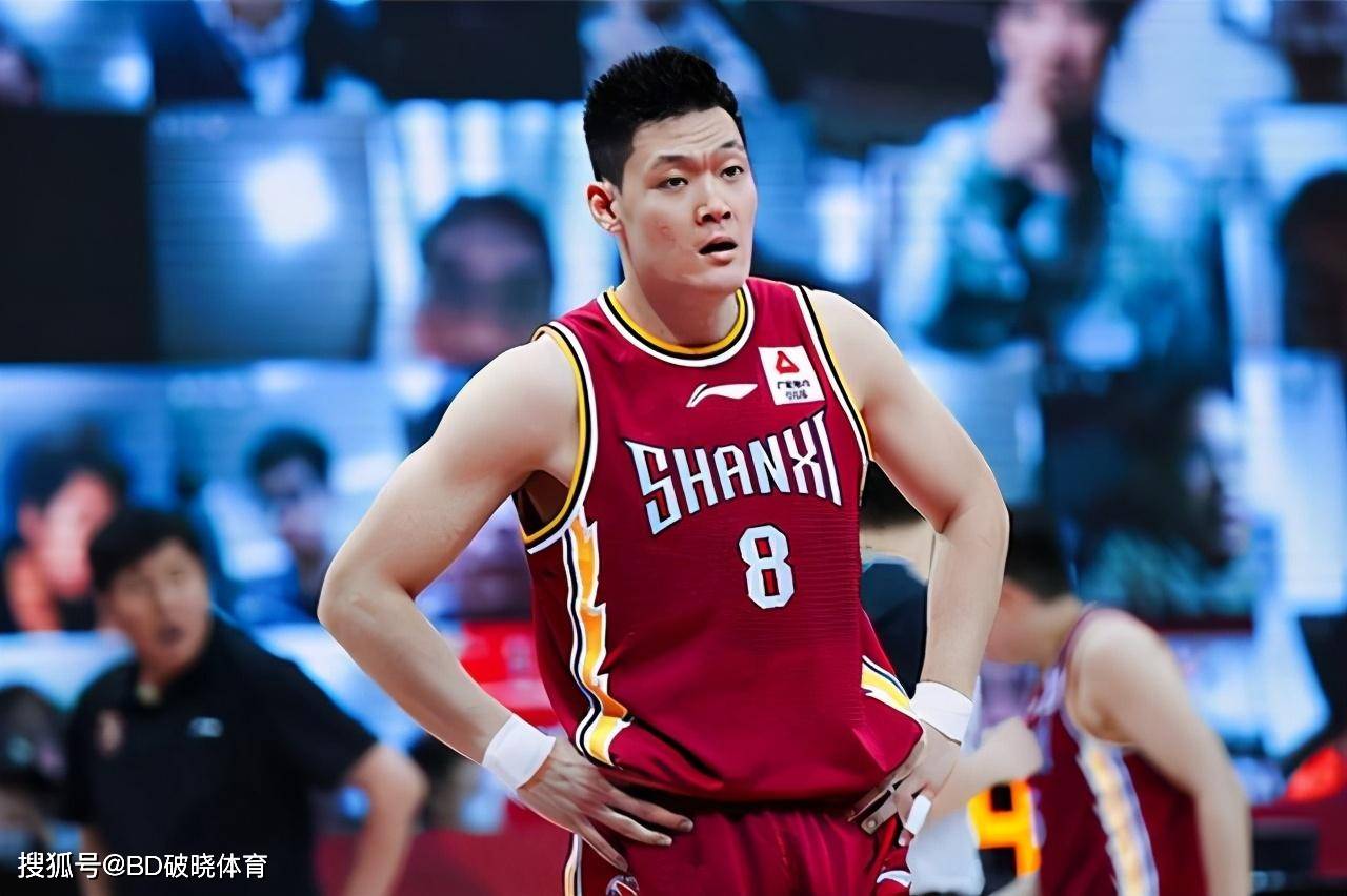 福建队完胜青岛队，麦科勒姆关键制胜